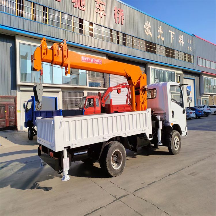 文安县三轮随车吊定制 农用改装机自备吊中瑞长期出售